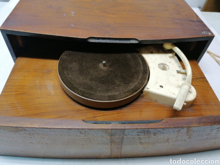 Radios antiguas: Tocadiscos Philips caj&oacute;n - Foto 2