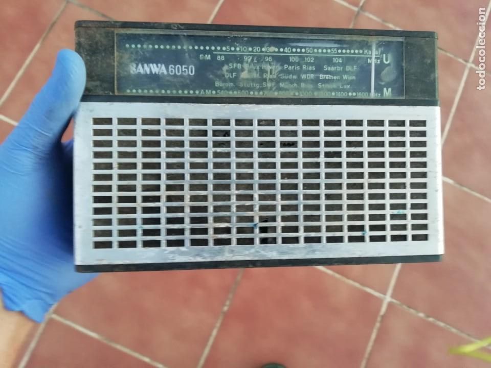 Radios antiguas: Antigua radio transistor Sanwa 6050 - Foto 1