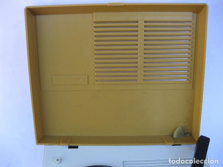 Radios antiguas: TOCADISCOS + RADIO - PICK UP - VINTAGE - PHILIPS - Foto 14
