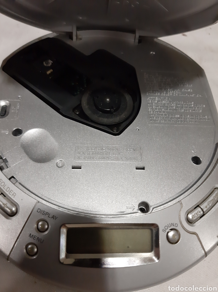 Radios antiguas: Sony modelo D CJ 501 cd port&aacute;til - Foto 2