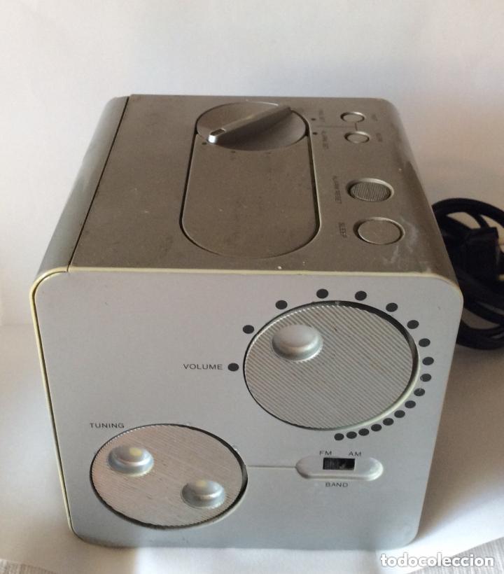 Radio despertador SONY ICF-DS11 stereo de segunda mano por 19 EUR en  Pozuelo de Alarcón en WALLAPOP