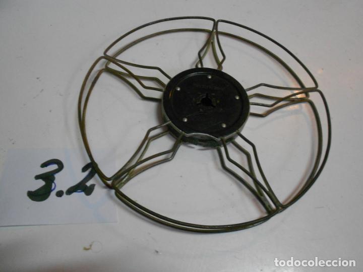 Radios antiguas: ANTIGUA BOBINA PARA PROYECTOR EN METAL EUMIG AUSTRIA - Foto 1