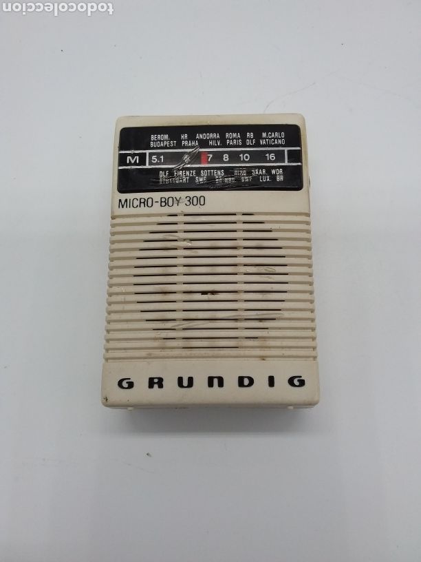 Radios antiguas: Grundig Micro boy 300 - En uso - Foto 1