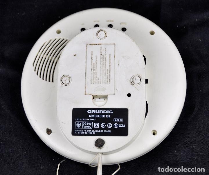 Radios antiguas: Radio despertado Grundig Sonoclock 100 - Foto 7
