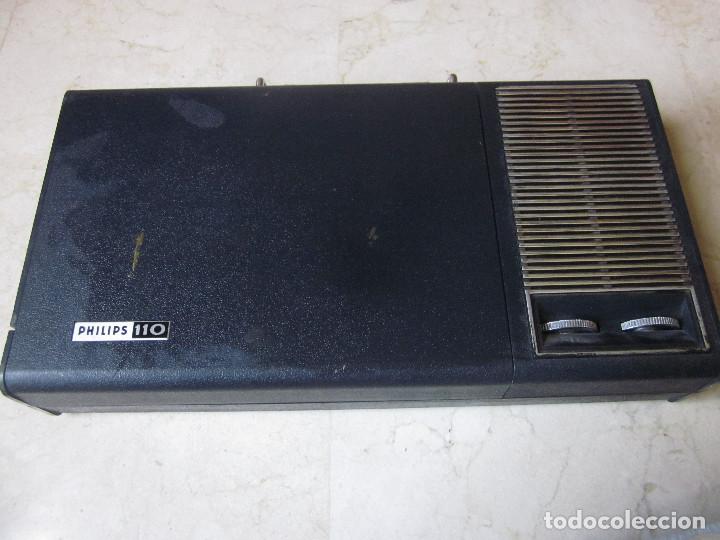 Radios antiguas: TOCADISCOS PHILIPS 30 GF 110 RED PILAS - Foto 7