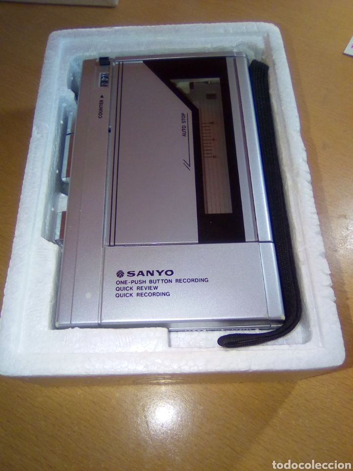 Radios antiguas: Grabadora Sanyo M1011 Compact cassette recorder - Foto 1