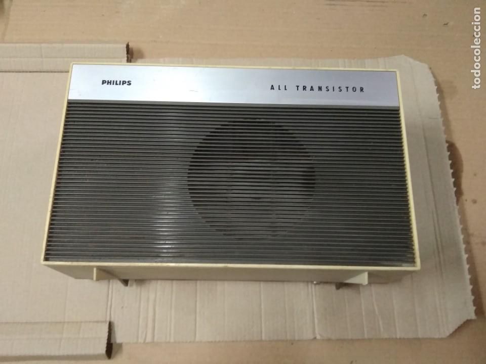 Radios antiguas: Tocadiscos portatil Philips - Foto 4