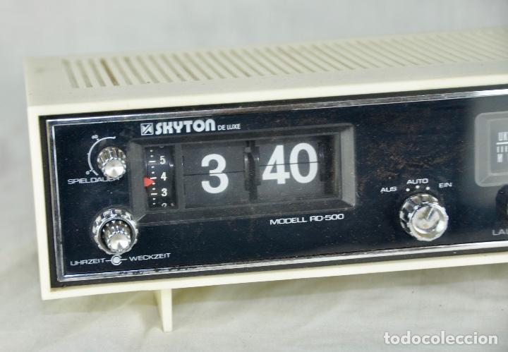 Radios antiguas: Radio despertador Skyton RD500 - Foto 2