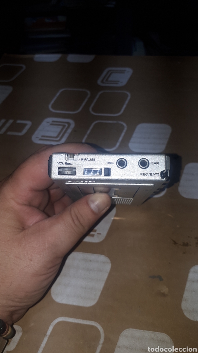 Radios antiguas: Antigua grabadora MICRO CASSETTE CORDER M - 400 - Foto 4