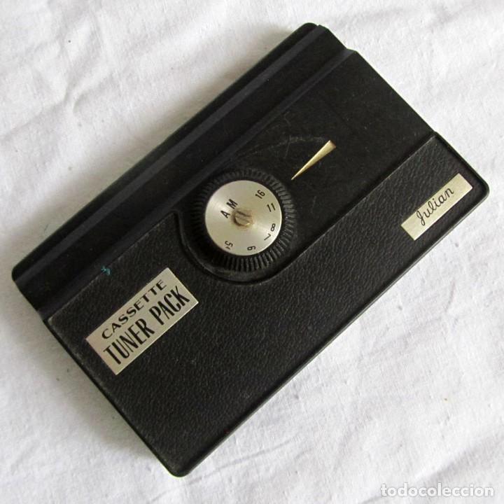 Radios antiguas: Curiosa radio en forma de cassette - Foto 1