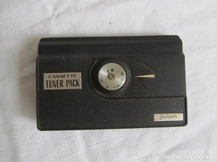 Radios antiguas: Curiosa radio en forma de cassette - Foto 2