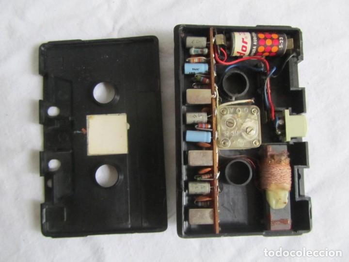 Radios antiguas: Curiosa radio en forma de cassette - Foto 10