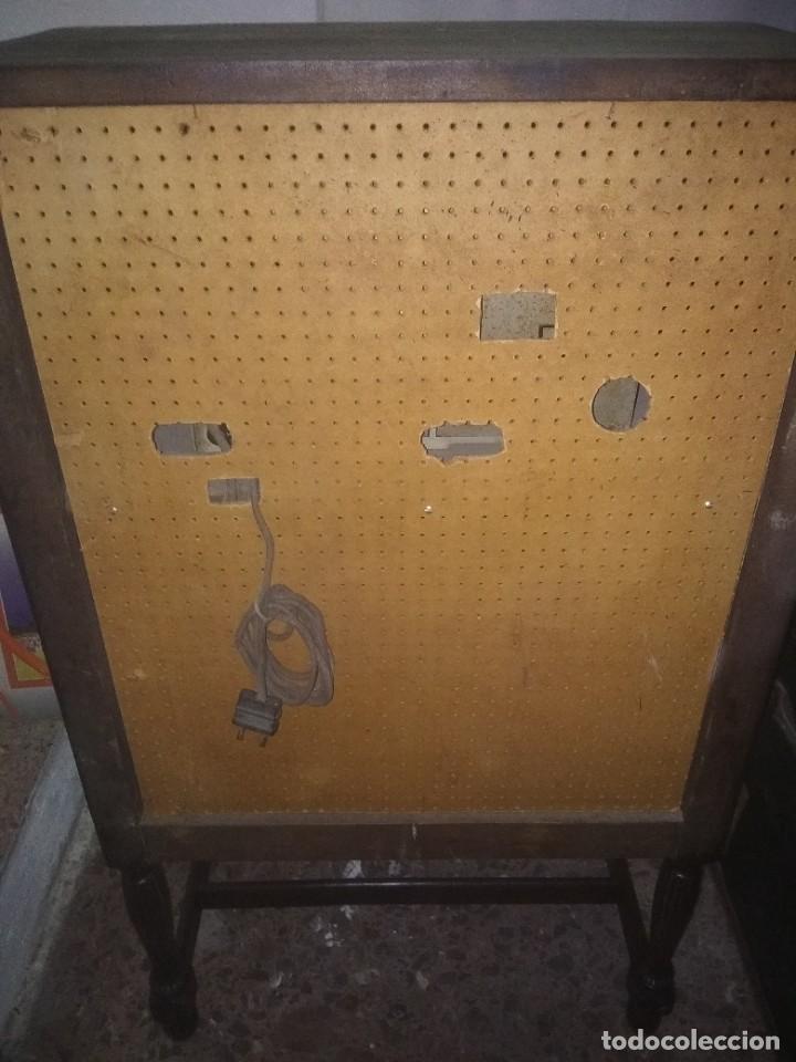 Radios antiguas: Radio de capilla antiguo marca zenit - Foto 4
