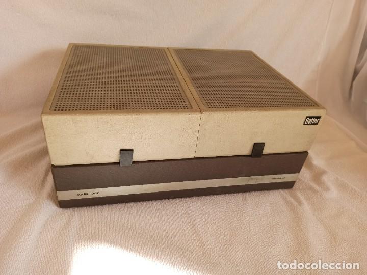 Radios antiguas: Radio - tocadiscos port&aacute;til Bettor, modelo Mark 267 - Foto 11