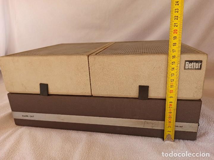 Radios antiguas: Radio - tocadiscos port&aacute;til Bettor, modelo Mark 267 - Foto 12