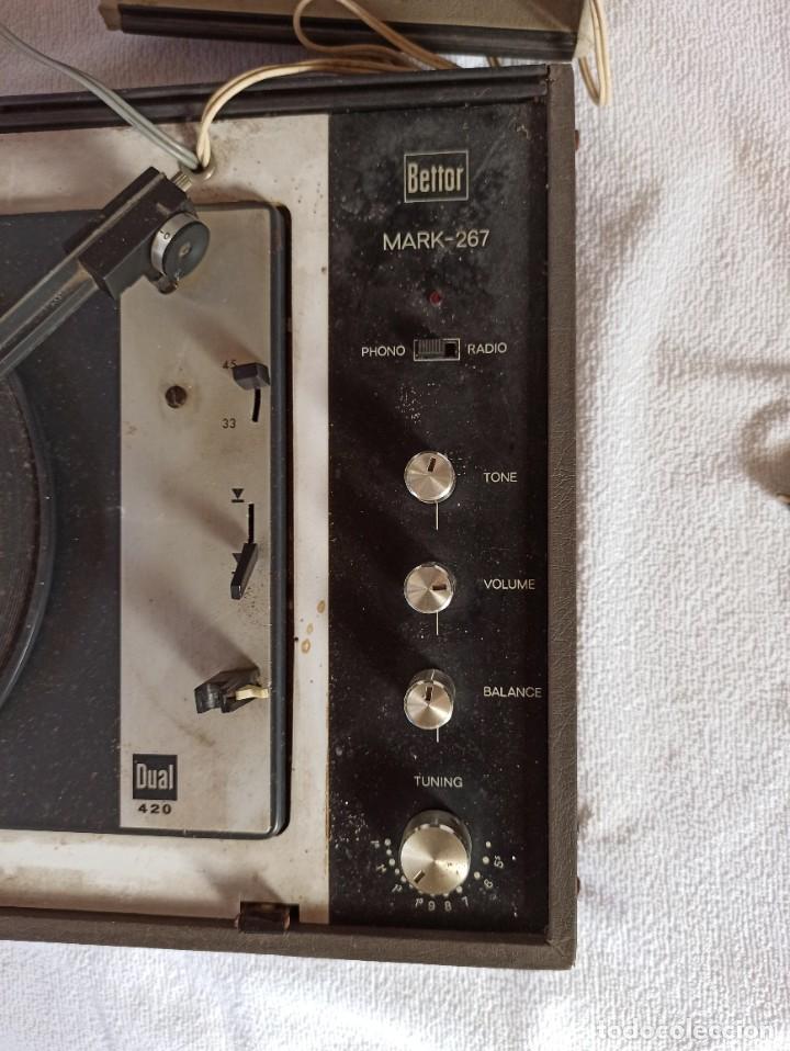 Radios antiguas: Radio - tocadiscos port&aacute;til Bettor, modelo Mark 267 - Foto 15