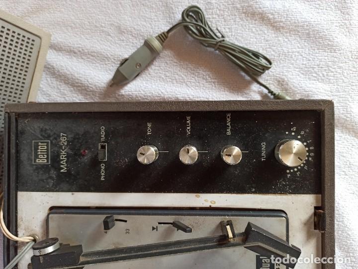 Radios antiguas: Radio - tocadiscos port&aacute;til Bettor, modelo Mark 267 - Foto 28
