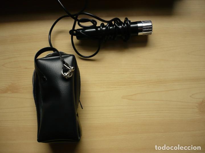 Radios antiguas: Grabador Sanyo con dos micr&oacute;fonos. - Foto 3
