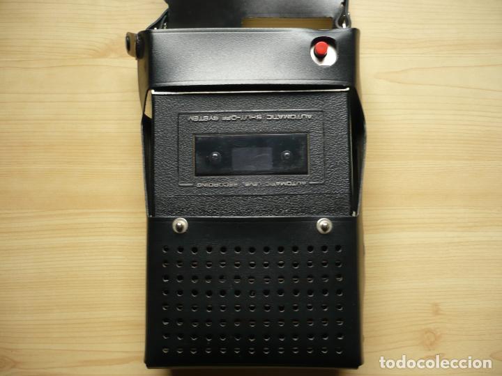 Radios antiguas: Grabador Sanyo con dos micr&oacute;fonos. - Foto 7