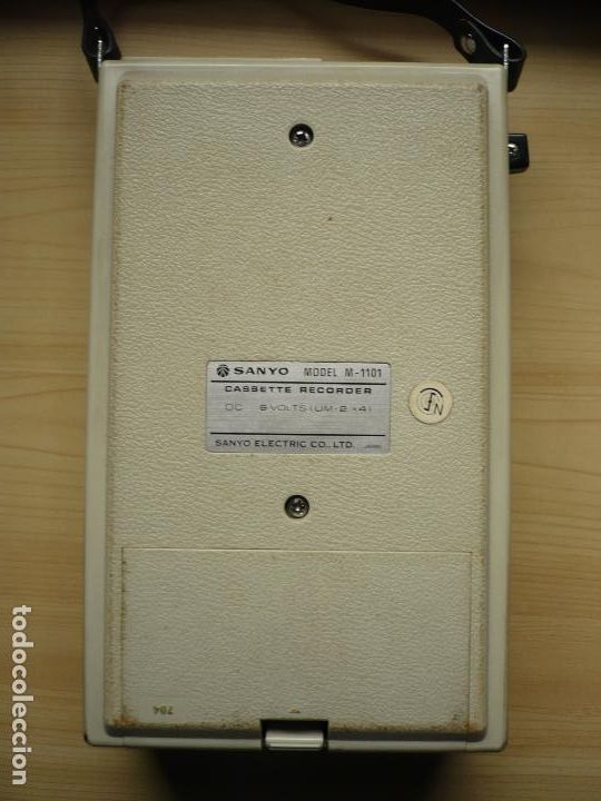 Radios antiguas: Grabador Sanyo con dos micr&oacute;fonos. - Foto 10
