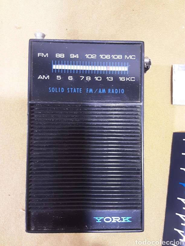 Radios antiguas: Radio/Transistor York Solid State am/fm TR-93 - Foto 2