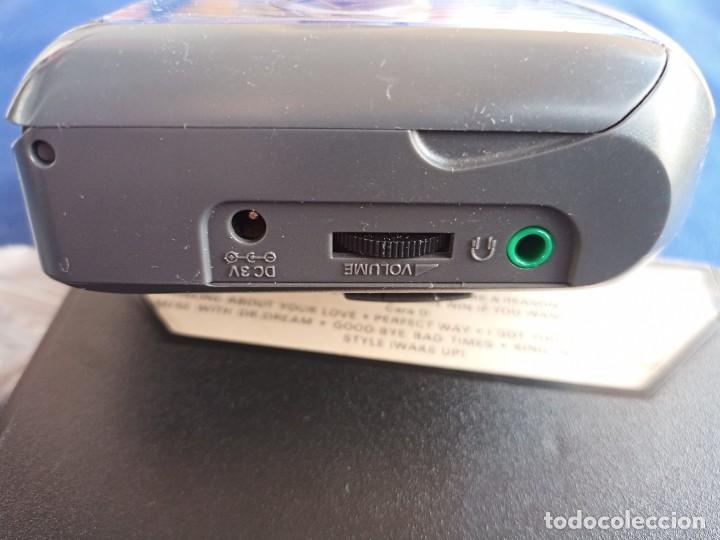Radios antiguas: WALKMAN PHILIPS AQ6401CASSETTE PLAYER DBB con una cassette,24 Exitos - Foto 8