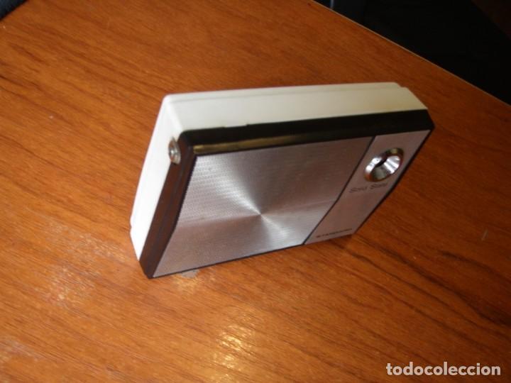Radios antiguas: RADIO TRANSISTOR STANDARD SR-F408 SRF408 CON FUNDA FUNCIONANDO - Foto 3