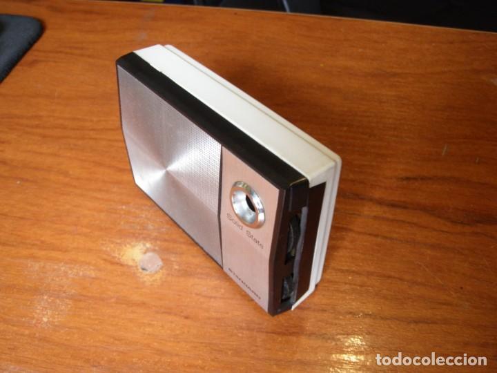 Radios antiguas: RADIO TRANSISTOR STANDARD SR-F408 SRF408 CON FUNDA FUNCIONANDO - Foto 4