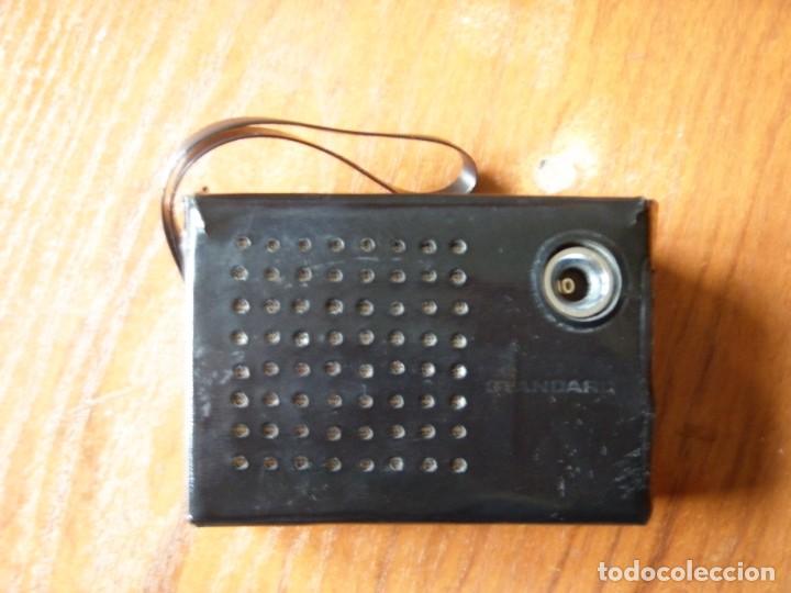 Radios antiguas: RADIO TRANSISTOR STANDARD SR-F408 SRF408 CON FUNDA FUNCIONANDO - Foto 5