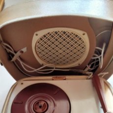 Radios antiguas: ANTIGUO MALETIN TOCADISCO. Lote 254156435