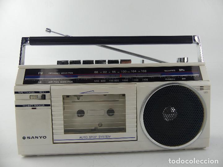 Vintage radio cassette recorder sanyo modelo m Vendido en Subasta