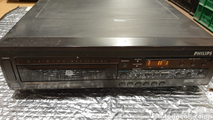 Radios antiguas: SIX DISC CD PHILIPS DIGITAL DEBE REVISAR ATASCADO DENTRO - Foto 1