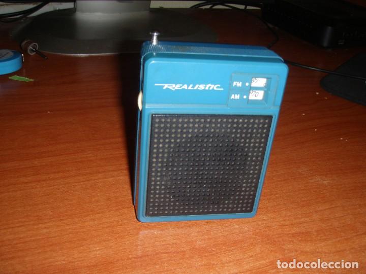 Radios antiguas: RADIO TRANSISTOR REALISTIC MODELO 12-721 FUNCIONANDO - Foto 1