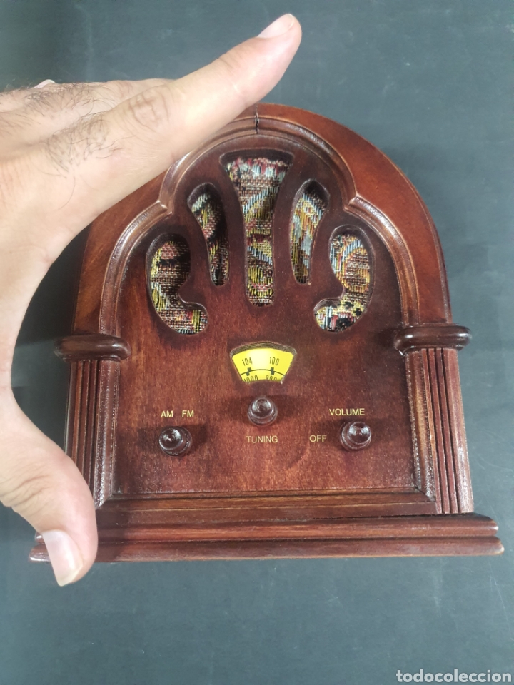 Radios antiguas: REPICA DE RADIO ANTIGUA EN MADERA . FUNCIONANDO . - Foto 3
