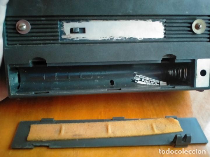 Radios antiguas: Radio transistor PHILIPS 90 Rl 300 Funcionando - Foto 7