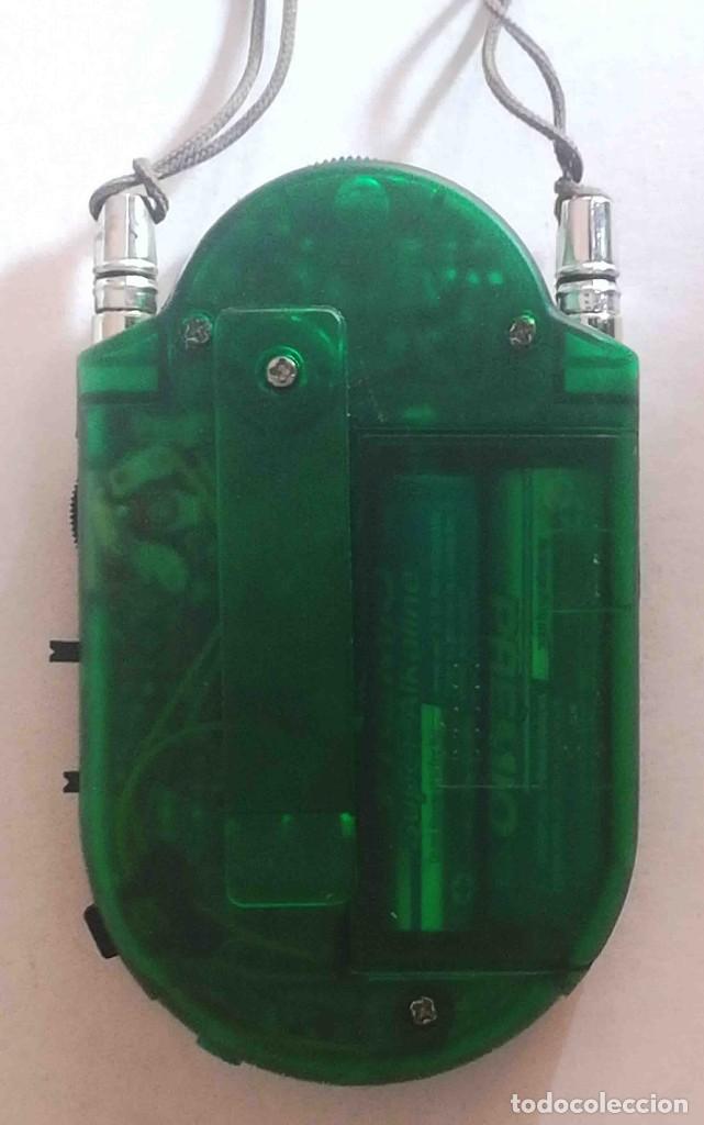 Radios antiguas: Radio Heineken funcionando + soporte silla - Foto 4