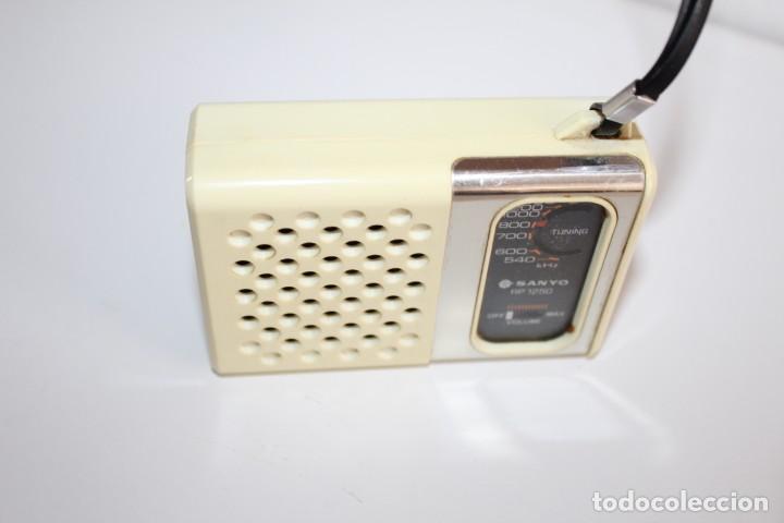 Radios antiguas: TRANSISTOR SANYO - MODEL RP 1250 - Foto 7