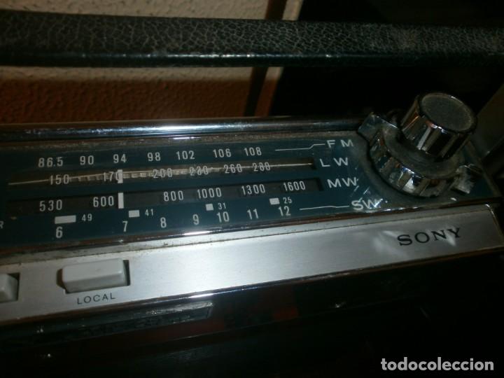 Radios antiguas: Radio Sony Solid State de los 80 - funda de cuero - funcionando. Raro - Foto 4