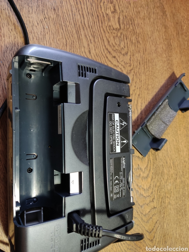 Radios antiguas: Radio sanyo modelo RP - D7000 - Foto 4