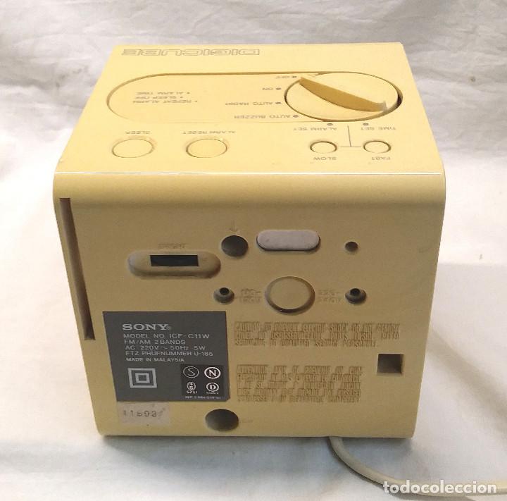 Radios antiguas: Radio DigiCube de Sony, Reloj Despertador, Funciona - Foto 4