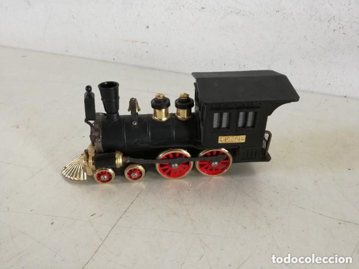 Radios antiguas: Locomotora conteniendo radio y funcionando - Foto 2