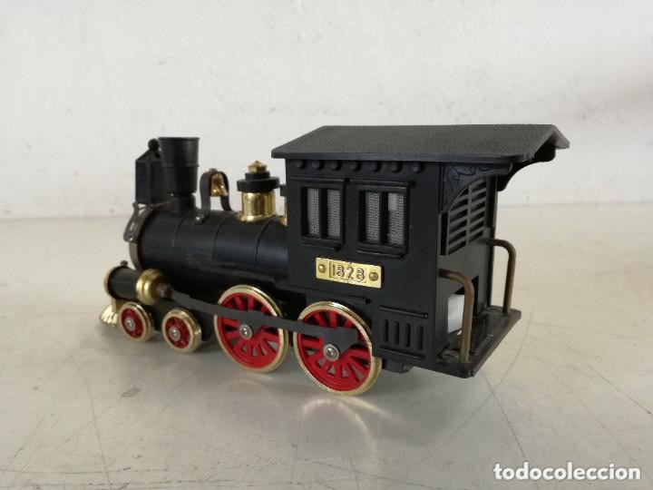 Radios antiguas: Locomotora conteniendo radio y funcionando - Foto 12