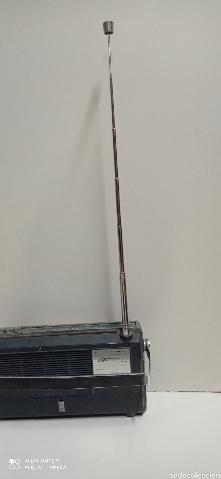 Radios antiguas: Radio Vanguard Delta con su funda. - Foto 4