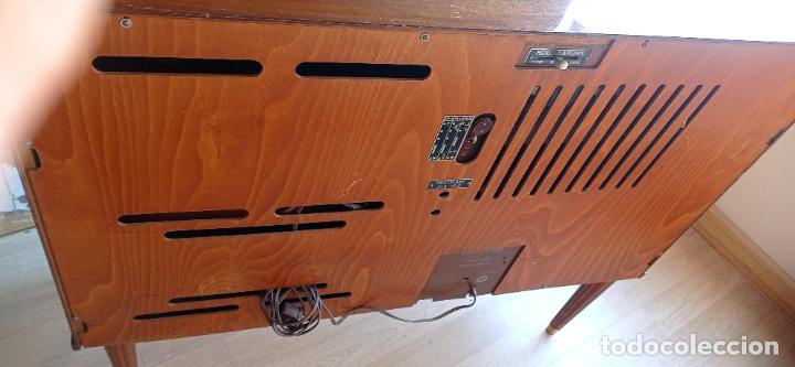 Radios antiguas: MUEBLE CON RADIO Y TOCADISCOS - Foto 6