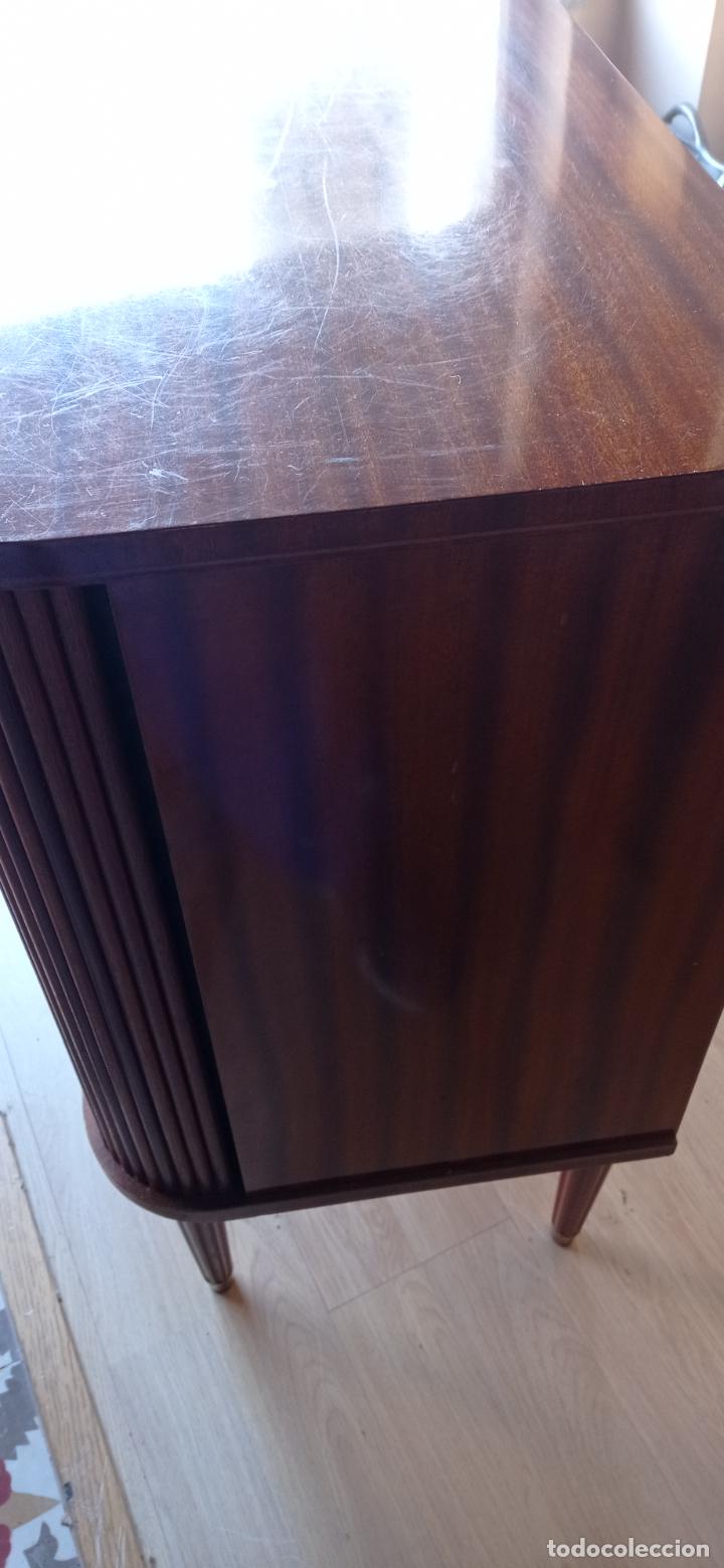 Radios antiguas: MUEBLE CON RADIO Y TOCADISCOS - Foto 7