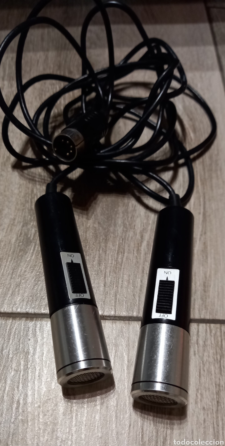 Radios antiguas: Pareja de micr&oacute;fonos de magnetofon. Unidos en un conector - Foto 3