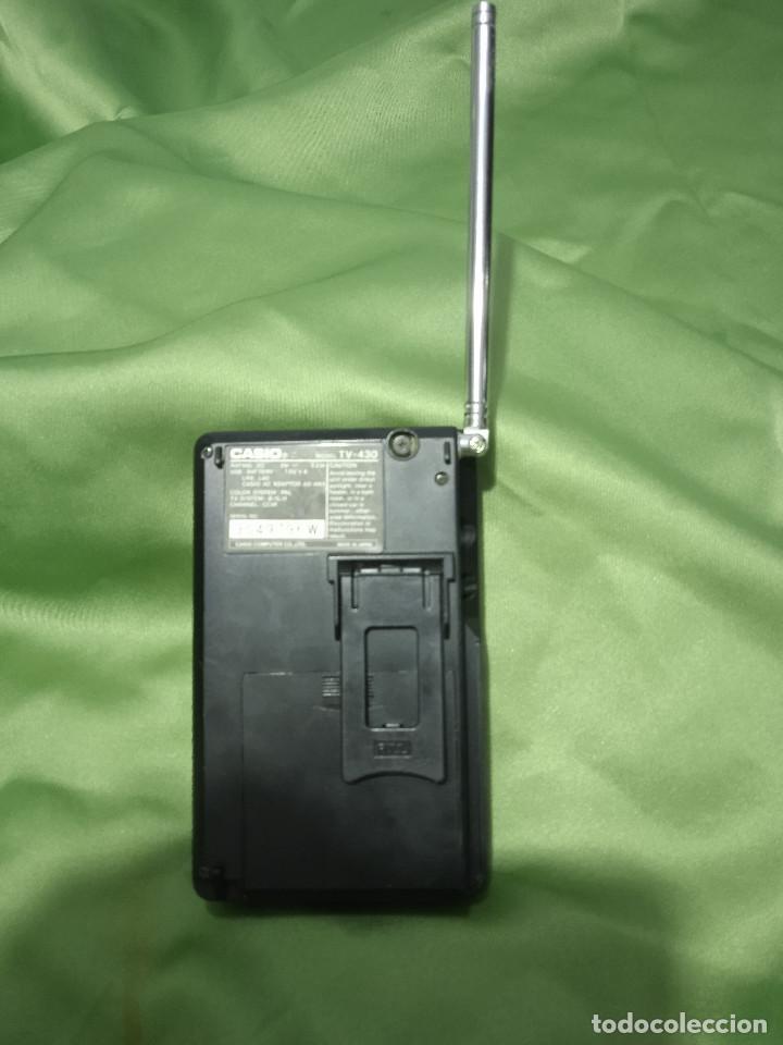 Radios antiguas: 1 ANTIGUA MINI TV DE BOLSILLO COLOR REF. GARA - Foto 2