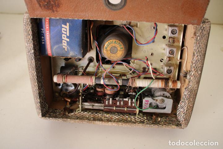 Radios antiguas: Radio Transistor Socradel Bambistor De 1957 para restaurar - Foto 4