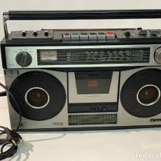 Radios antiguas: RADIO CASSETTE SANYO (MADE IN JAPAN) - DESCONOZCO SI FUNCIONA. Lote 345864563
