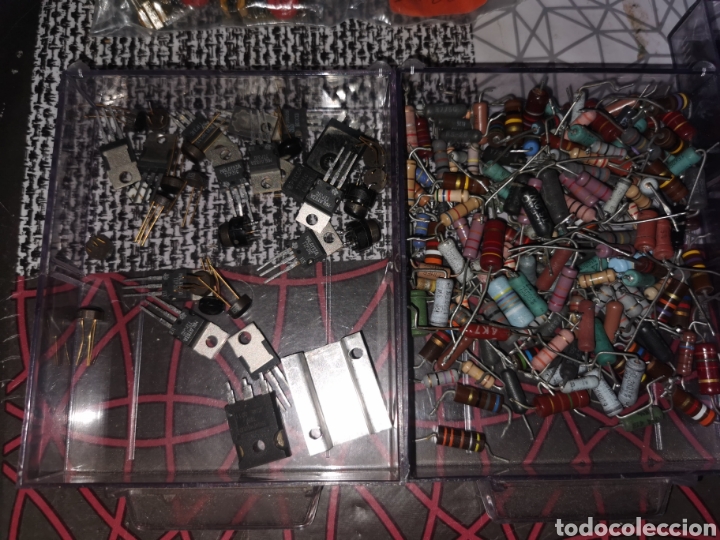 Radios antiguas: Componentes electr&oacute;nicos, con las cajistas de la foto - Foto 4